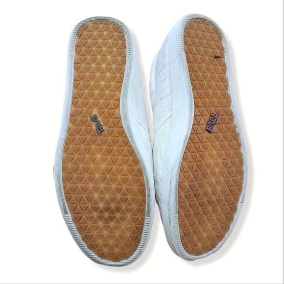 Teva Willow Slip on women's sz 7.5 fits like a wide 38.5 excellent condition - Picture 9 of 12